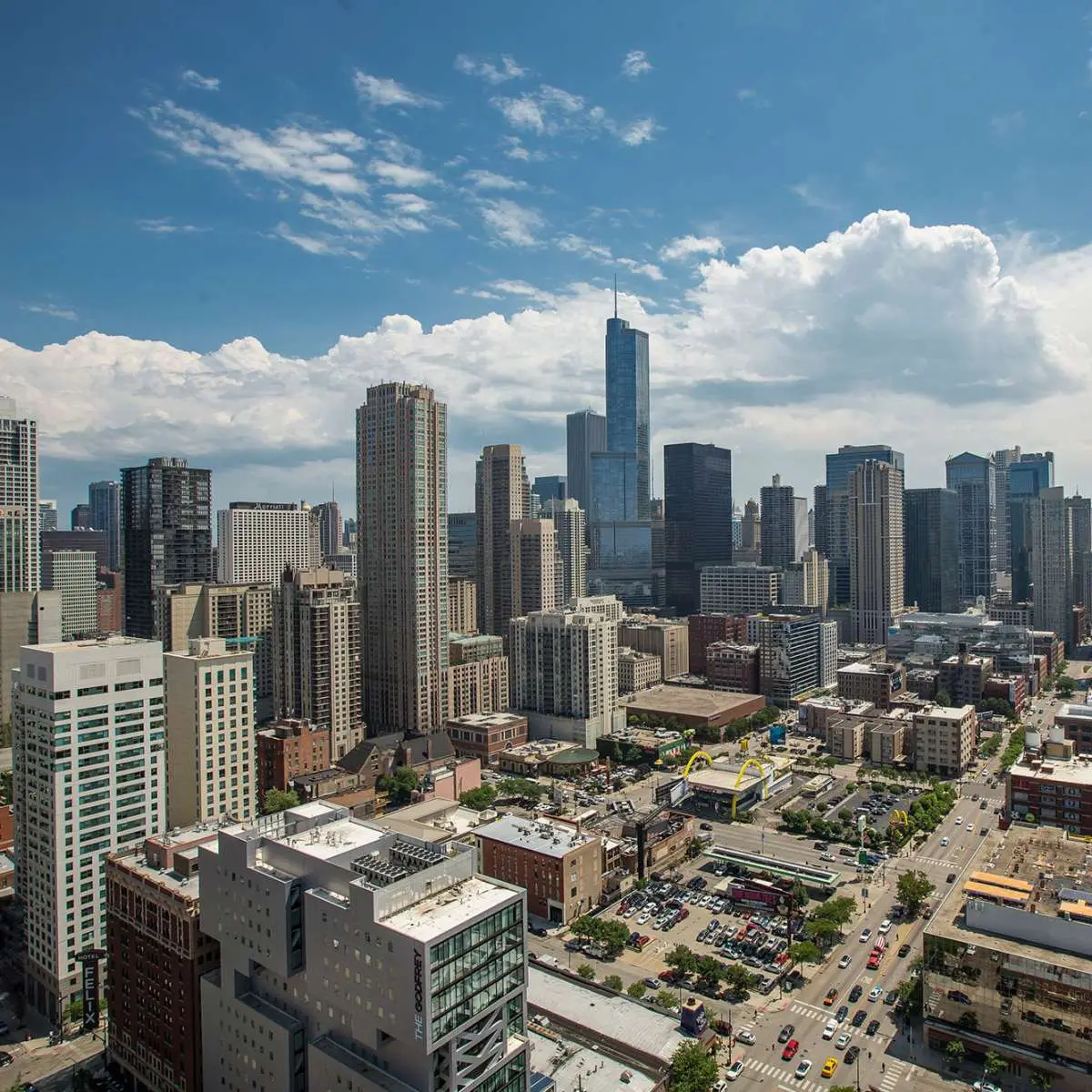 City view at Exhibit On Superior in Chicago, Illinois