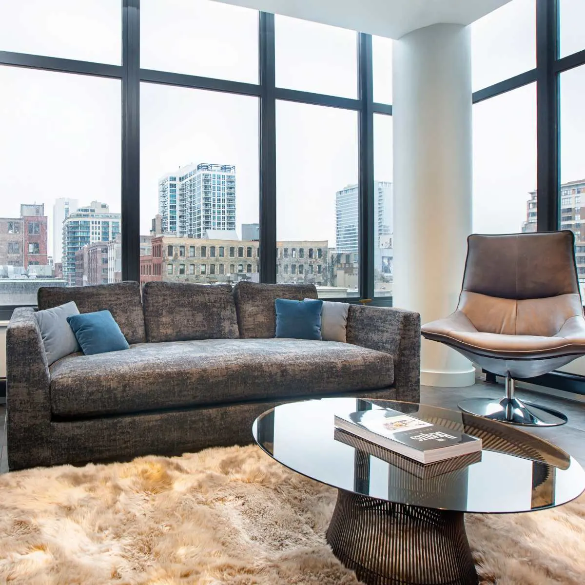 Full-floor amenity deck with skyline views at Exhibit On Superior in River North Chicago